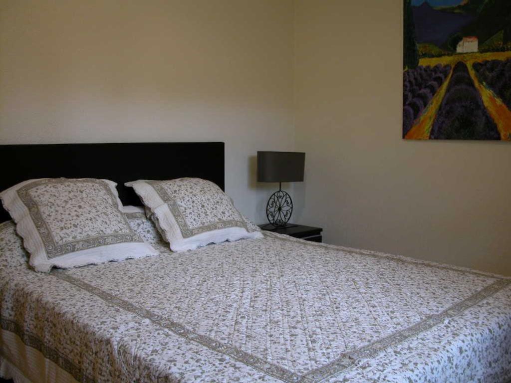 Locations de Vacances Les Flachères  Dieulefit Chambre photo
