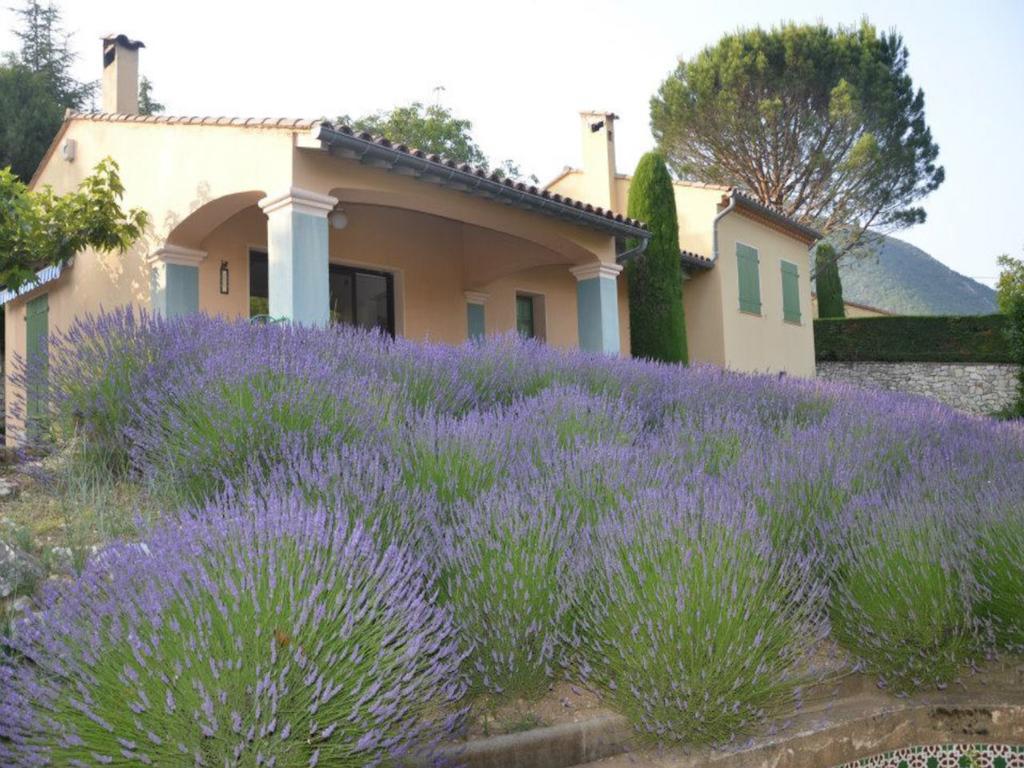 Locations de Vacances Les Flachères  Dieulefit Chambre photo
